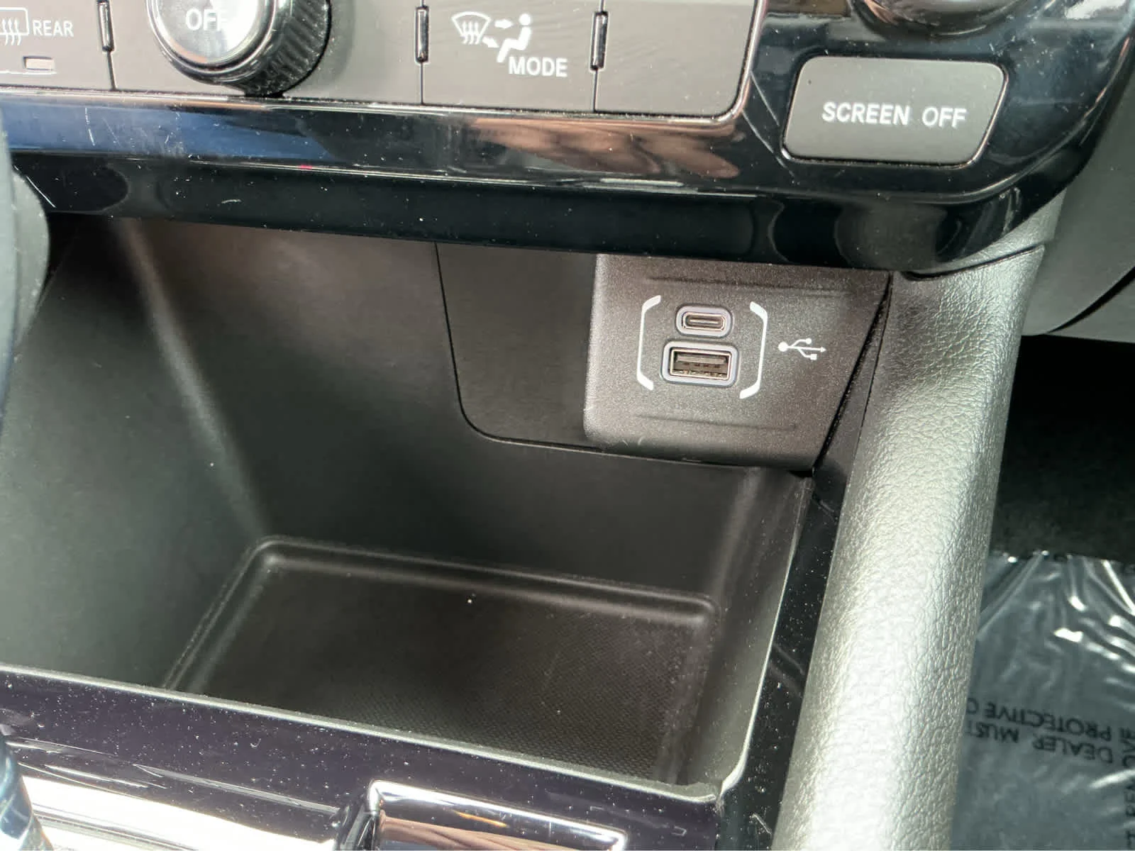 Certified Used 2025 Bright White Clearcoat Jeep Latitude image 29
