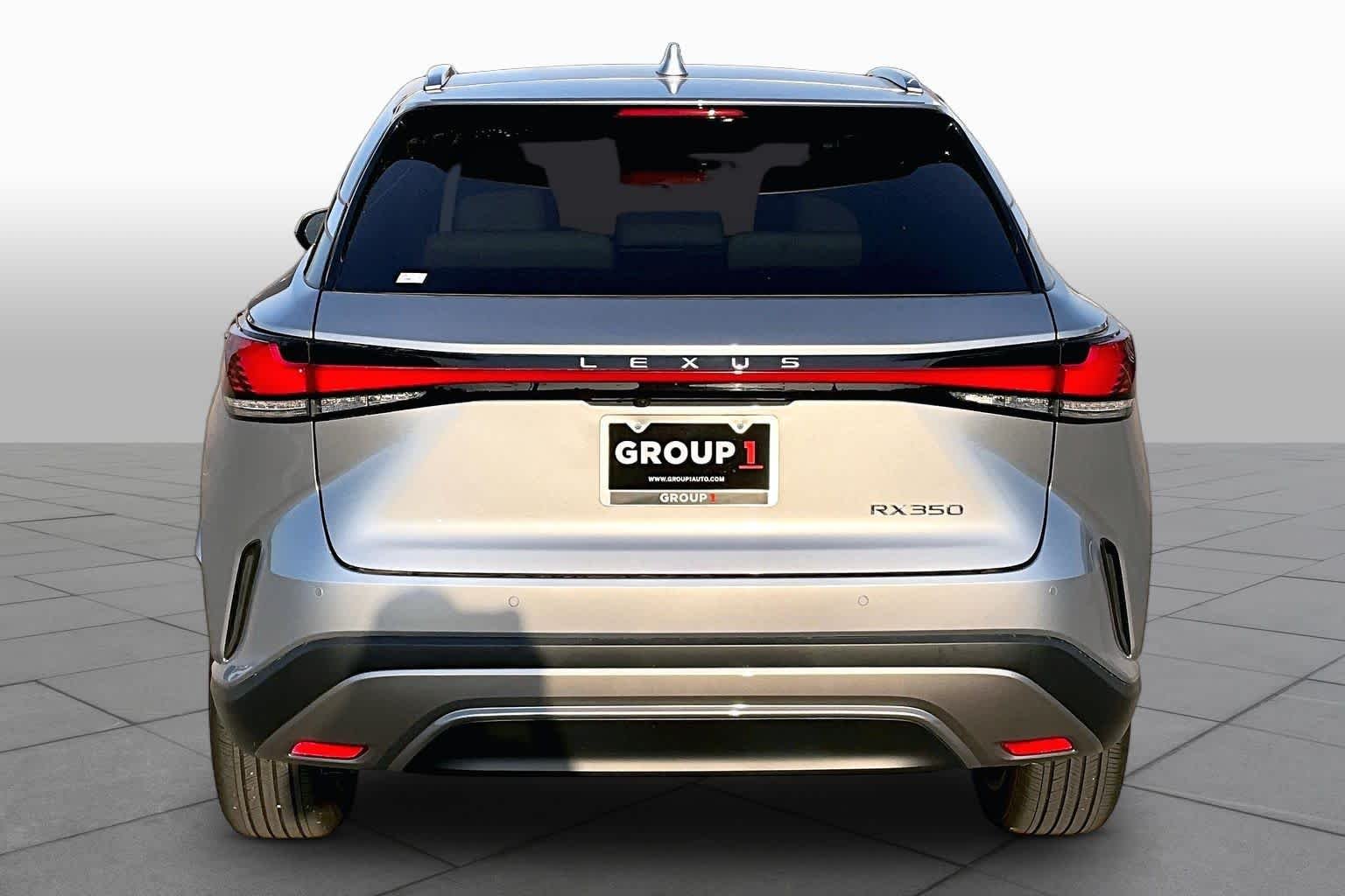 2025 Lexus RX 350 - Photo 9