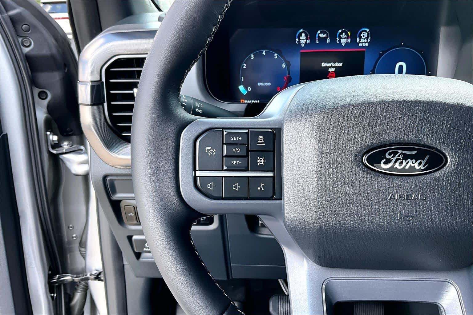 Used 2025 Iconic Silver Metallic Ford LARIAT image 24