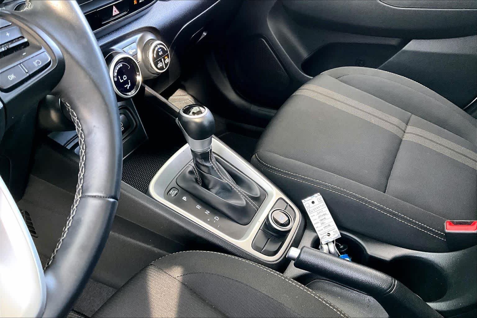 Used 2024 Lunar White Hyundai SEL image 16