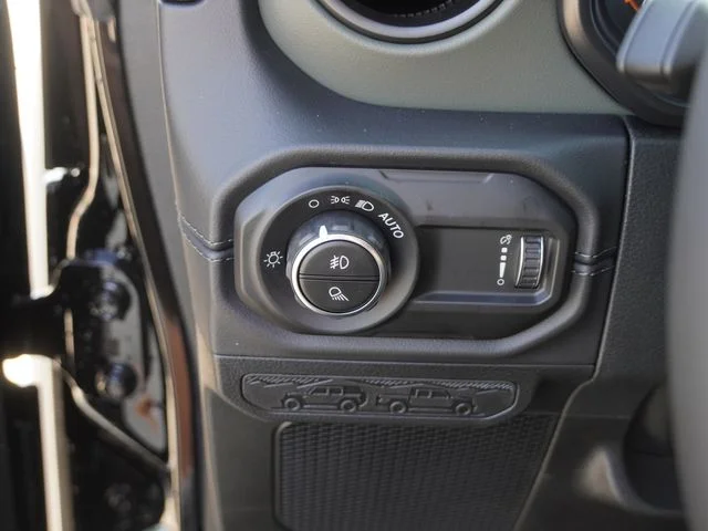 New 2026 Black Clear-Coat Exterior Paint Jeep Mojave image 20
