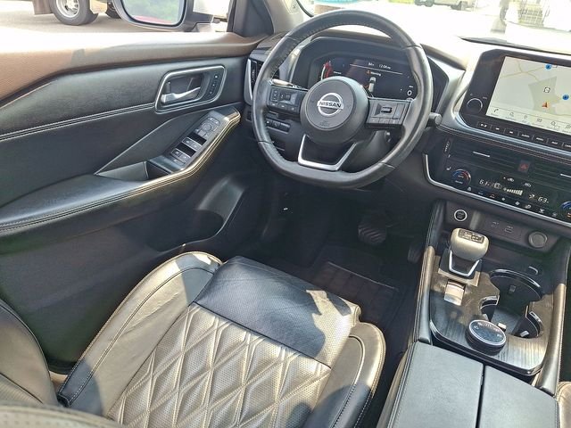 Used 2021 Silver Nissan Platinum image 15
