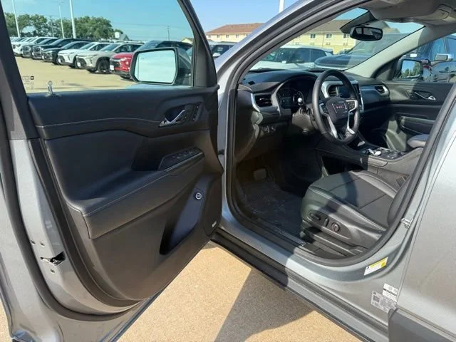 Used 2023 Sterling Metallic GMC SLT image 9