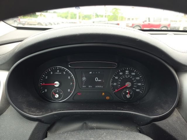 Used 2017 Silver Kia L image 17
