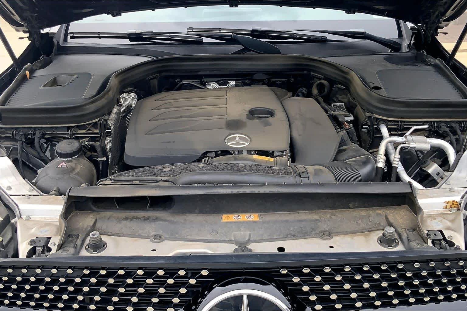 Certified Used 2022 Obsidian Black Metallic Mercedes-Benz GLC 300 image 29