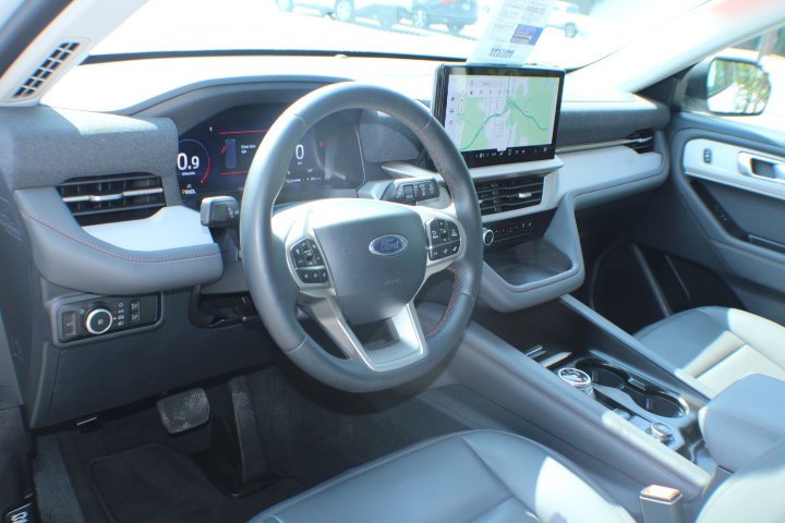 Used 2025 SPACE WHITE METALLIC Ford Active image 7