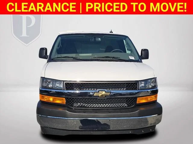 New 2025 Summit White Chevrolet 1WT image 13