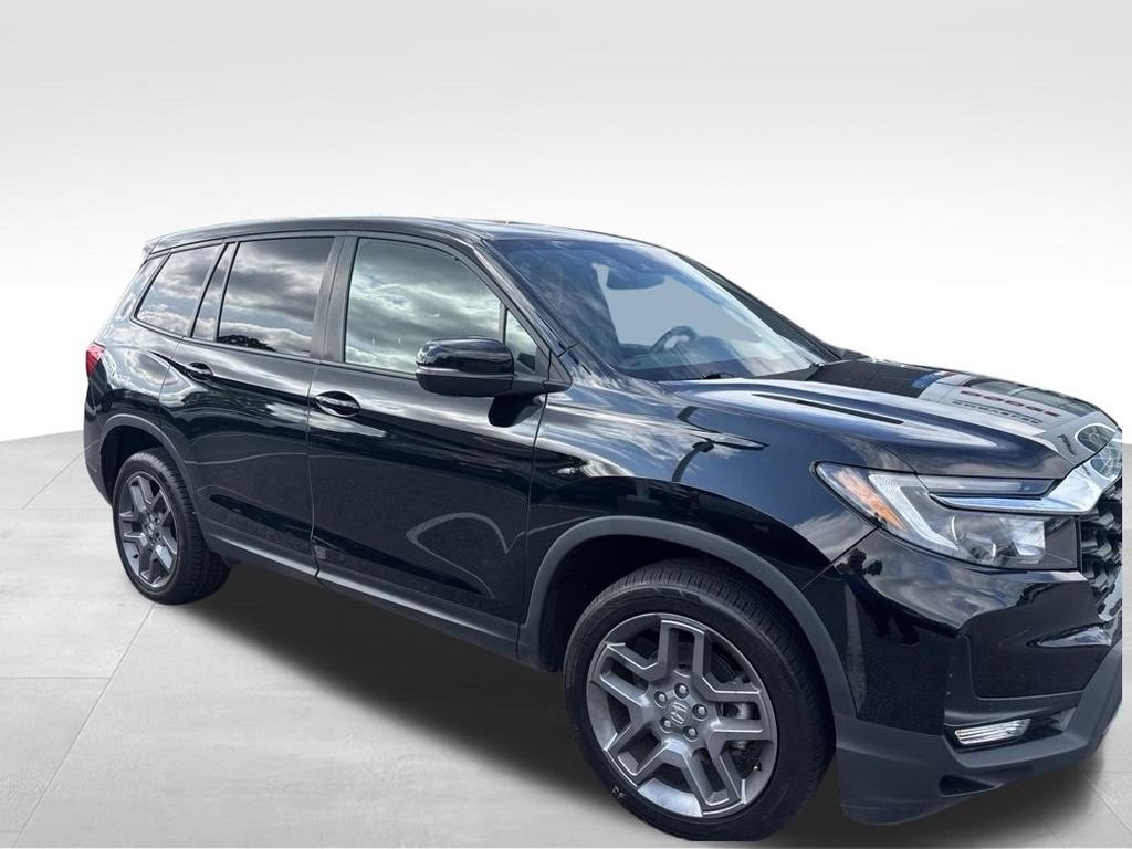 Used 2023 Black Honda EX-L image 2