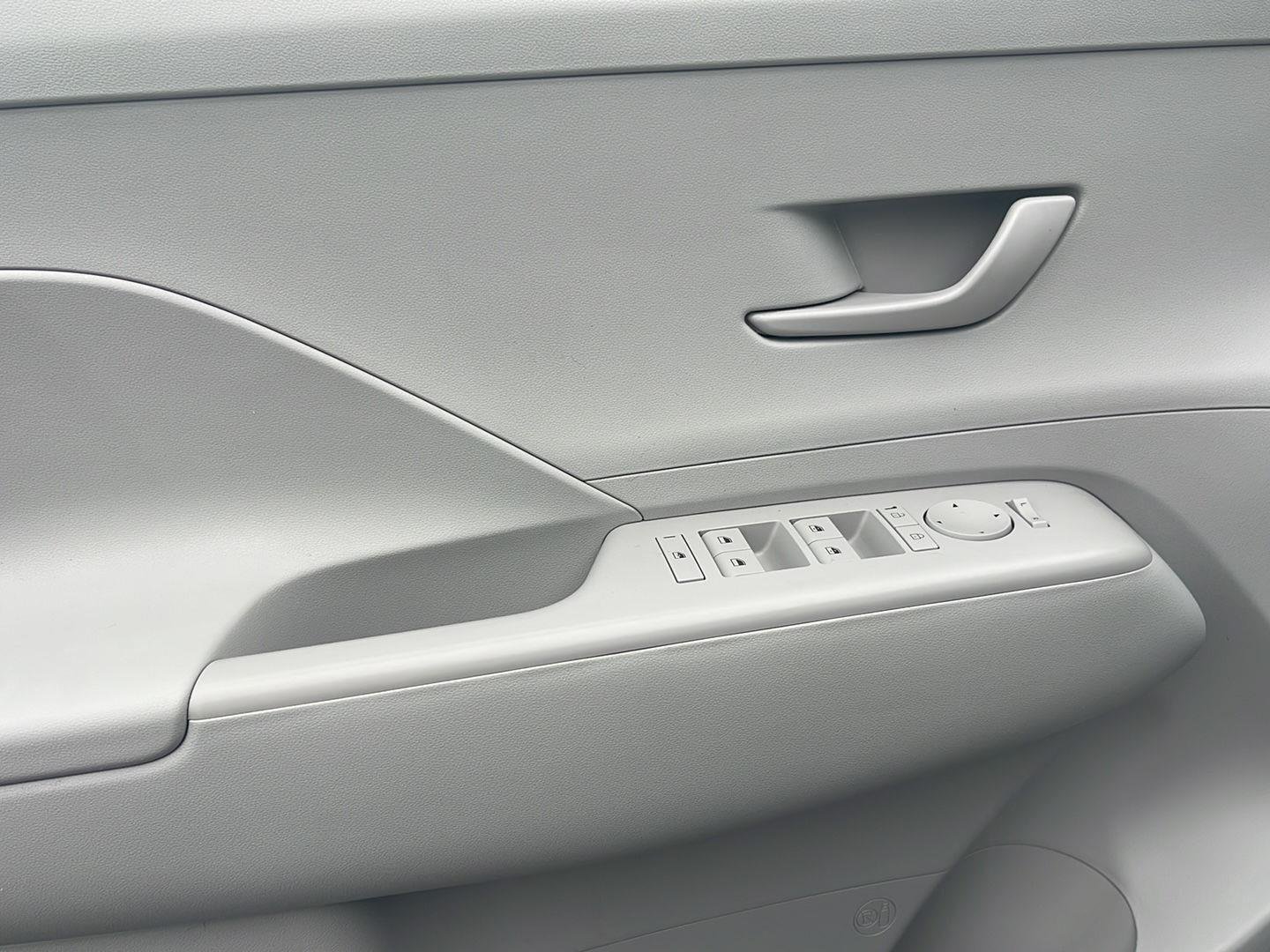 2024 Hyundai Kona SEL - Photo 23