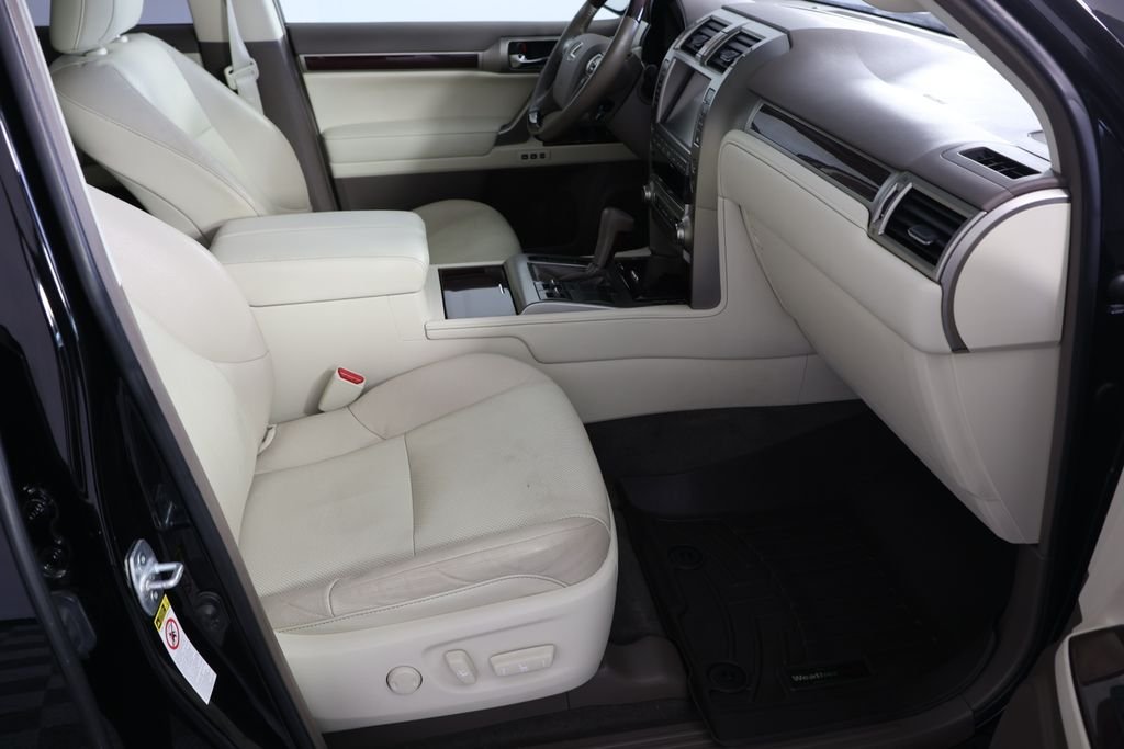 Used 2019 Onyx Black Lexus 460 image 23