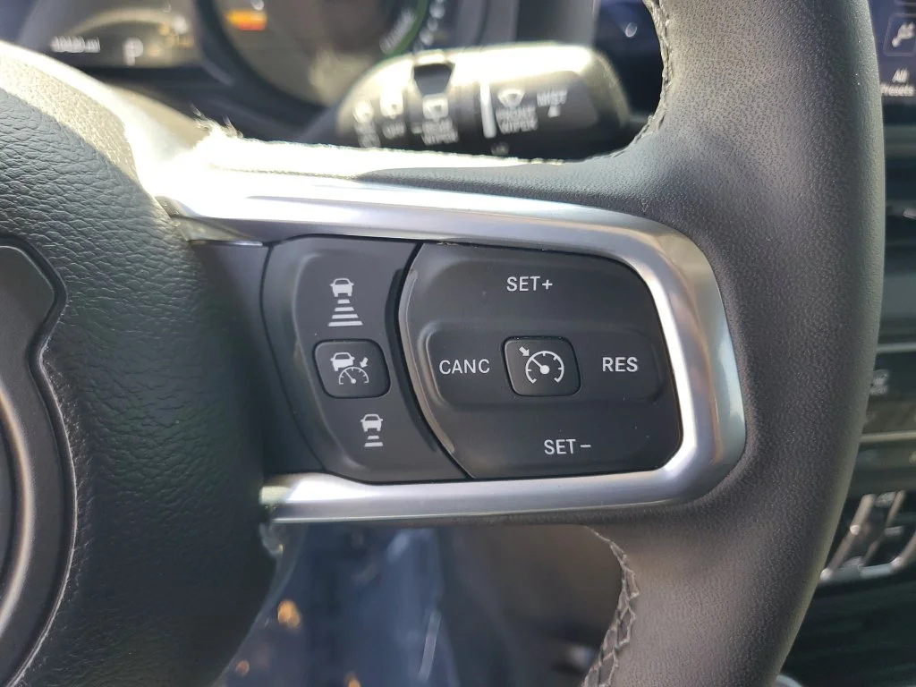 Used 2025 Gray Jeep Sahara 4xe image 25
