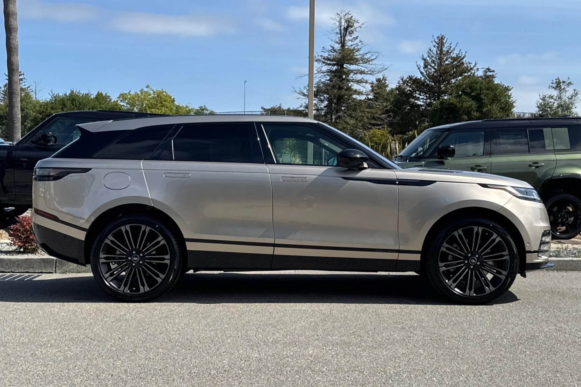 New 2026 Batumi Gold Land Rover Belgravia Edition image 8