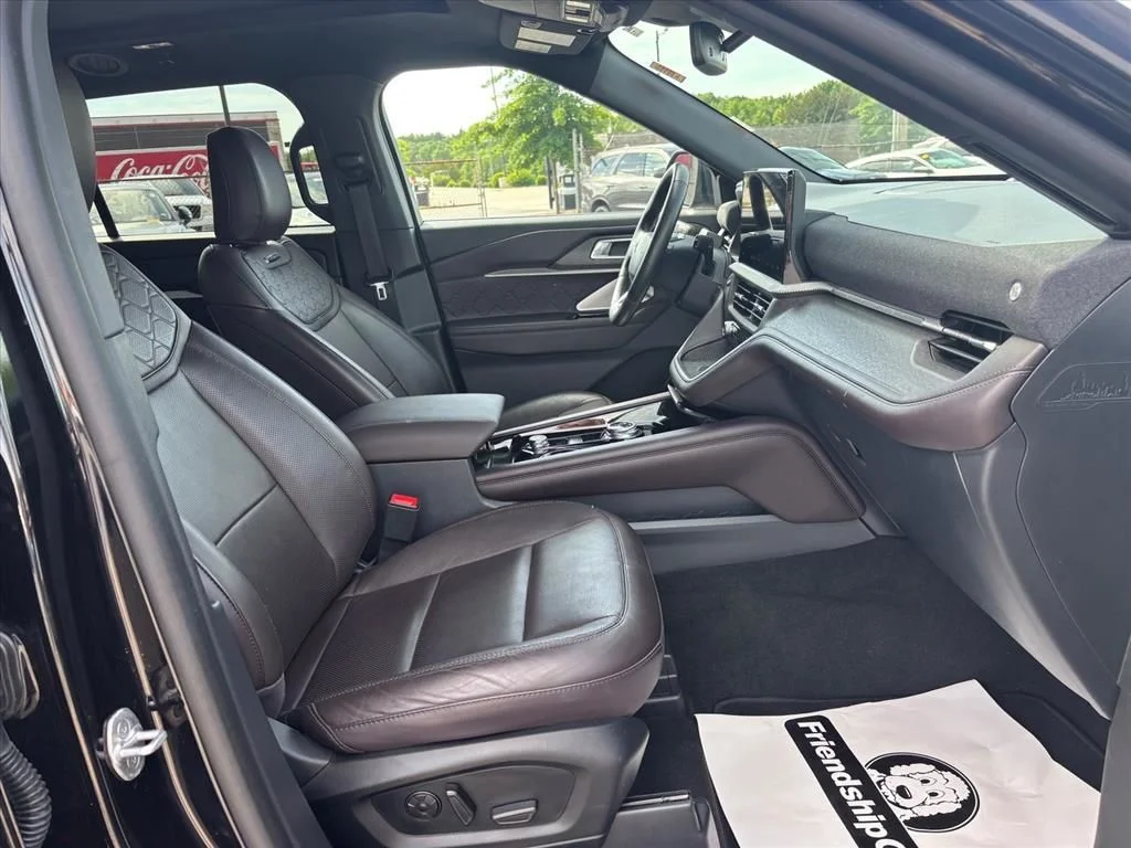 Used 2025 Black Ford Platinum image 16