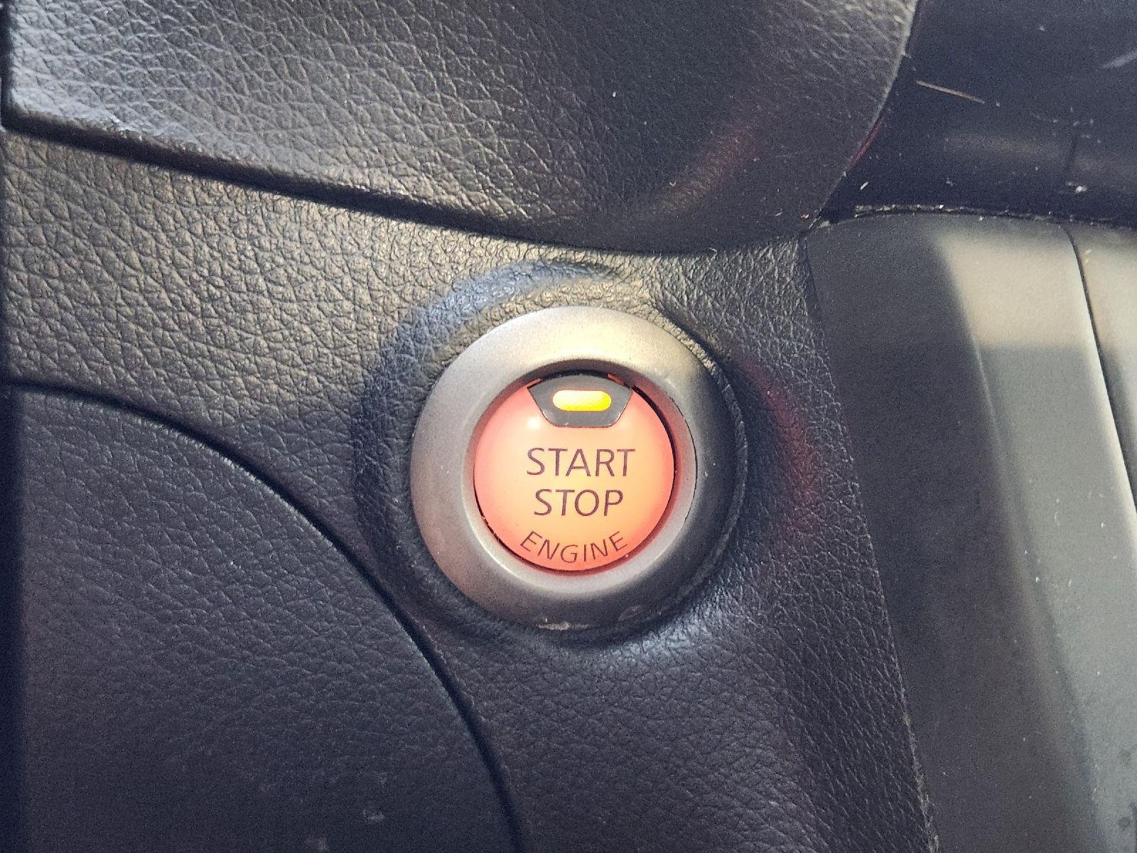 Used 2016 Super Black Nissan SV image 22