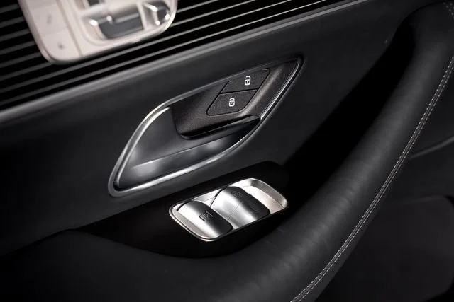 Used 2021 Maybach Two-Tone Paint Iridium Silver/Selenite Gre Mercedes-Benz Maybach GLS 600 image 67