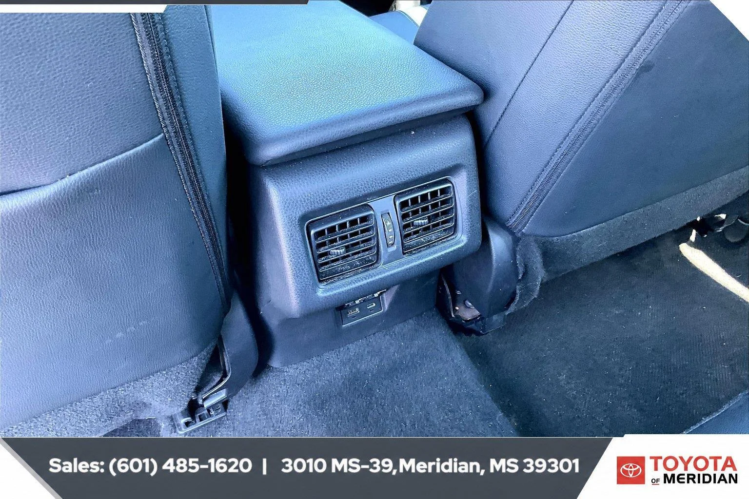Used 2025 Ice Cap Toyota SE (Natl) image 24