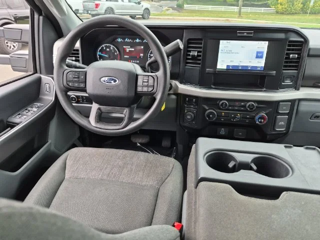 Used 2025 White Ford XLT image 30