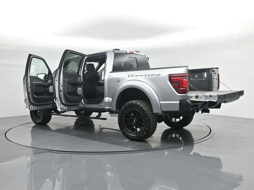 New 2025 Iconic Silver Metallic Ford Lariat image 44