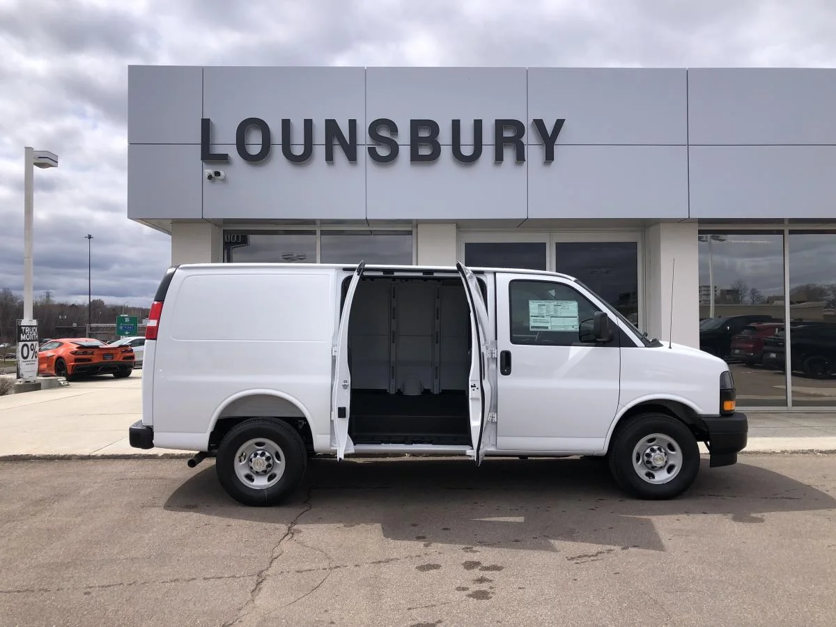 New 2026 White Chevrolet Rwd 3500 135 image 10