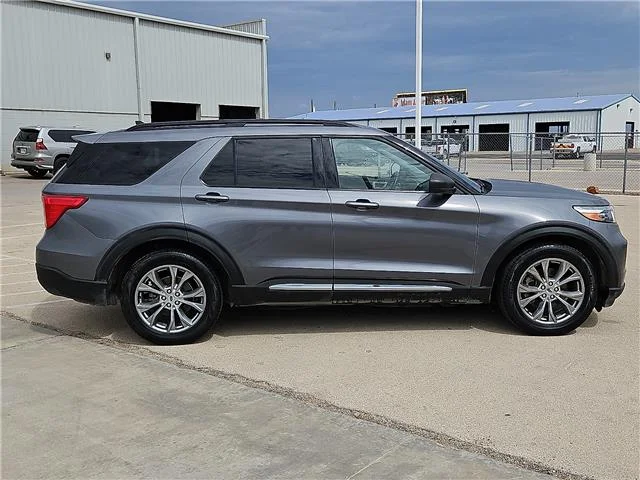 Used 2022 Iconic Silver Metallic Ford XLT 4x2 image 5
