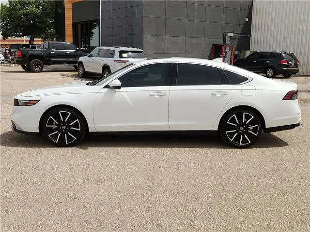 Used 2024 White Honda Touring image 2