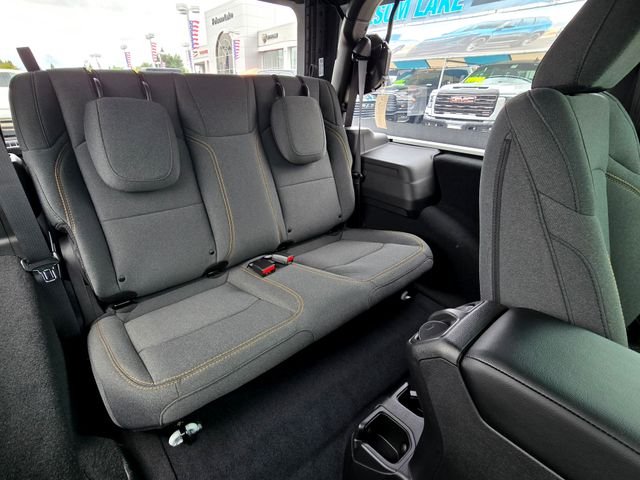 New 2026 Bright White Clear-Coat Exterior Paint Jeep Sport image 22
