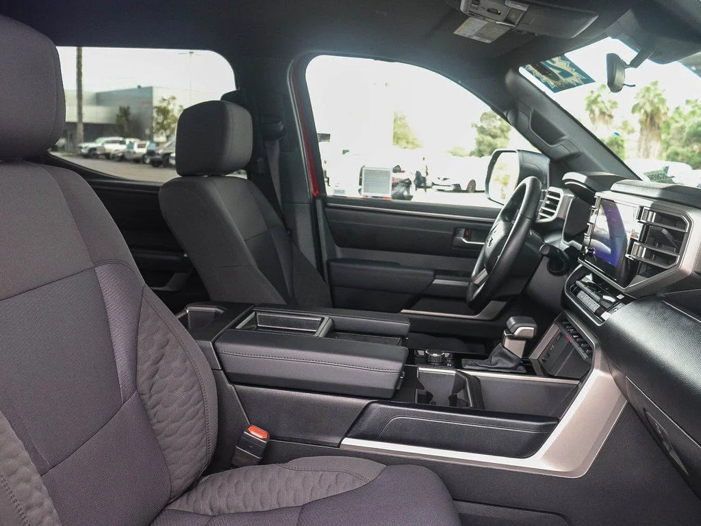 2026 Toyota Tundra SR5 - Photo 15