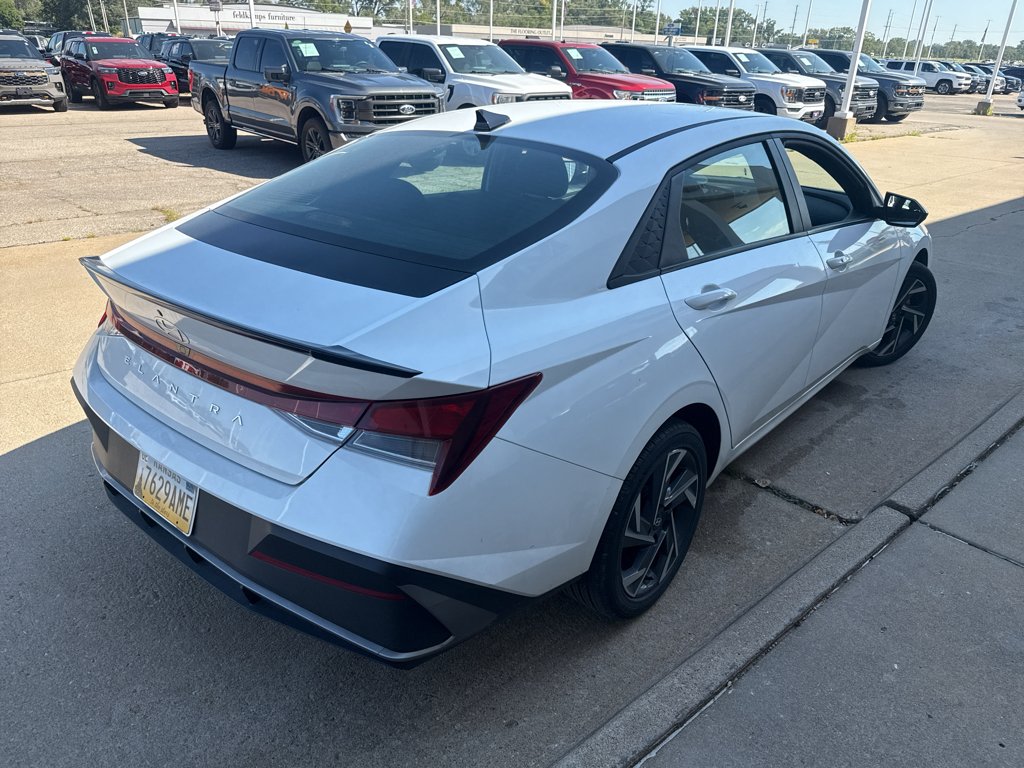 Used 2025 Serenity White Hyundai SEL Sport image 7