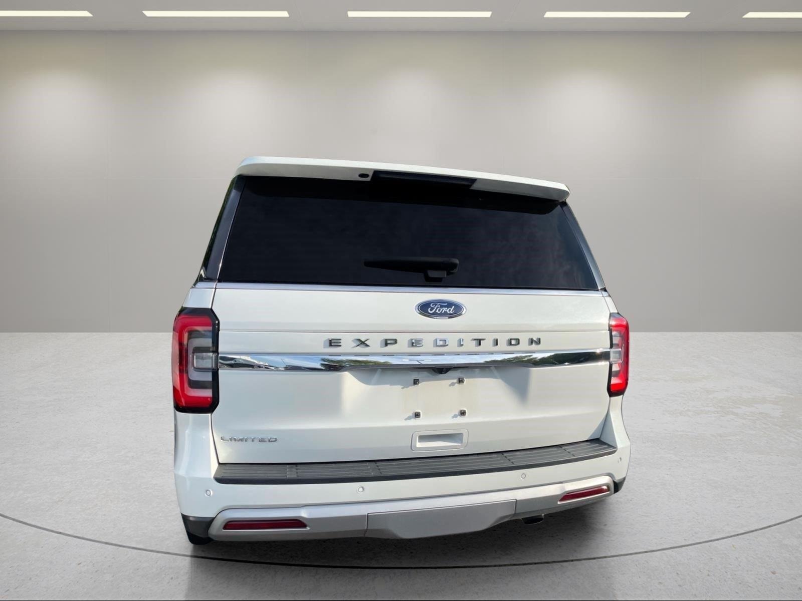 Used 2024 Star White Metallic Tri-Coat Ford Limited image 16