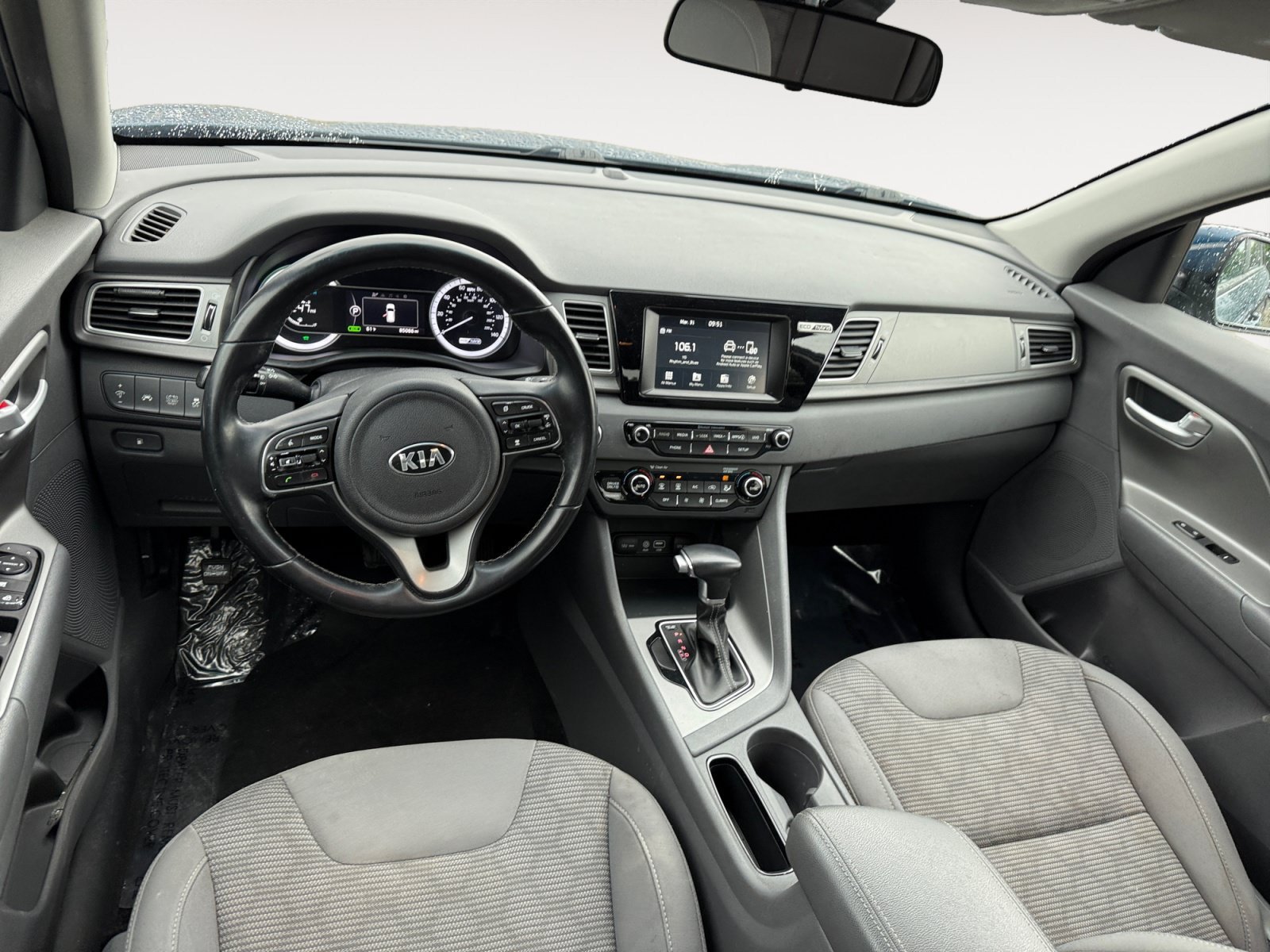 Used 2018 Deep Cerulean Kia LX image 15