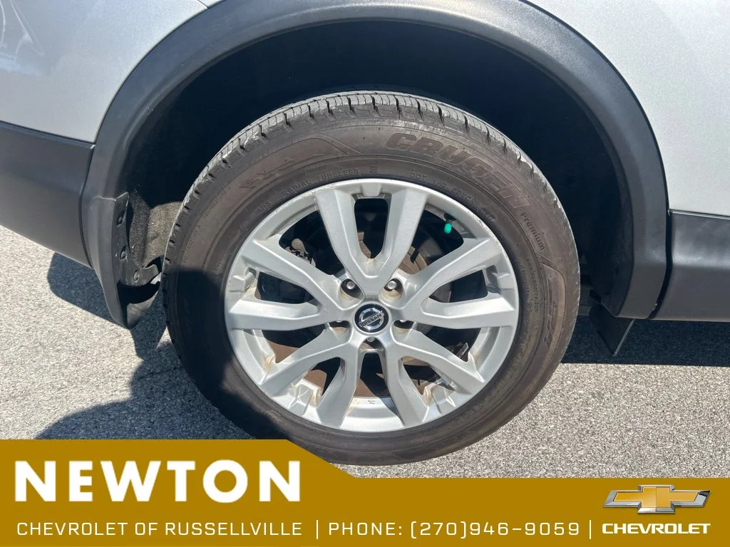 Used 2020 Silver Nissan SV image 14