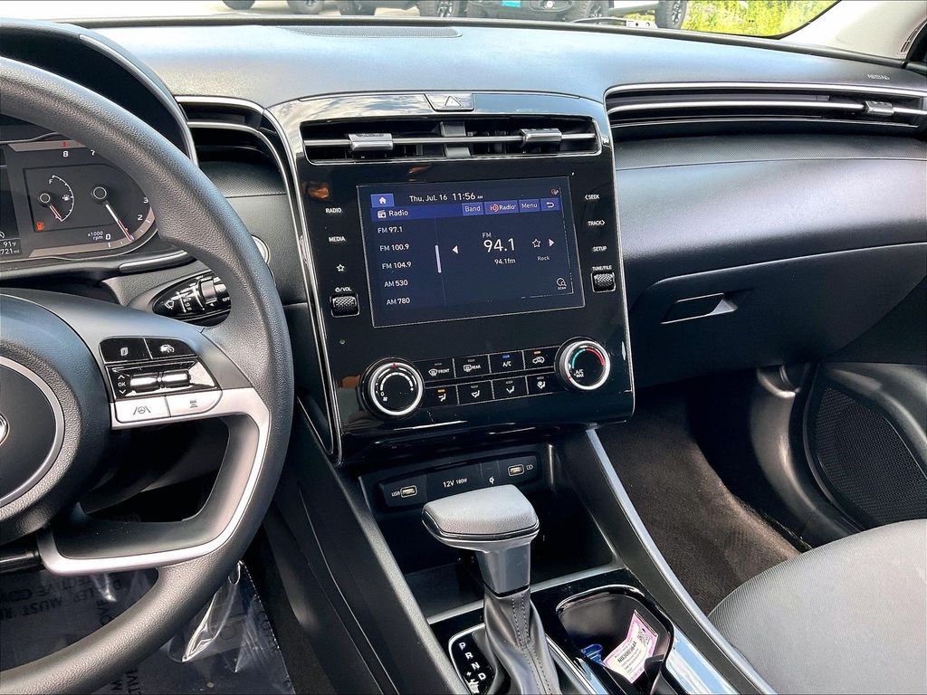 Used 2023 Amazon Gray Hyundai SEL image 17