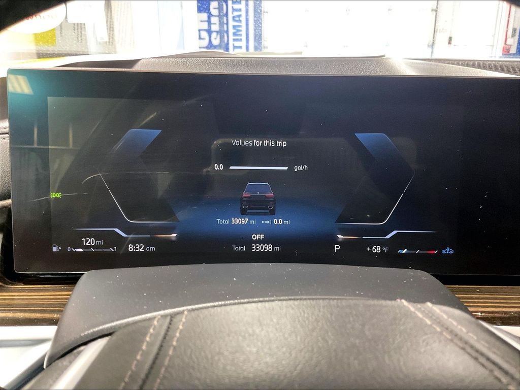 Used 2025 Black BMW xDrive40i image 25