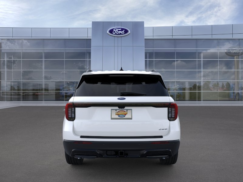 New 2026 Star White Metallic Tri-Coat Ford ST-Line image 28