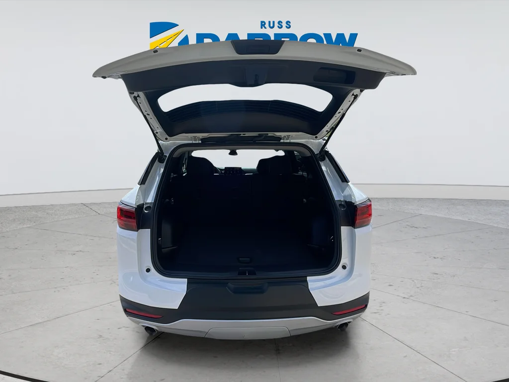 Used 2023 White Chevrolet LT image 31