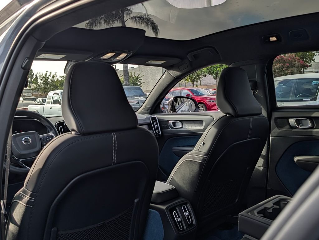2023 Volvo C40 Ultimate - Photo 14