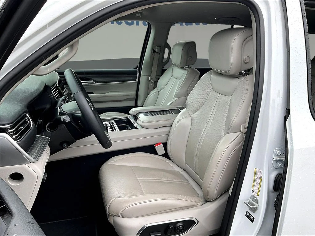 Certified Used 2024 White Jeep Series III image 25