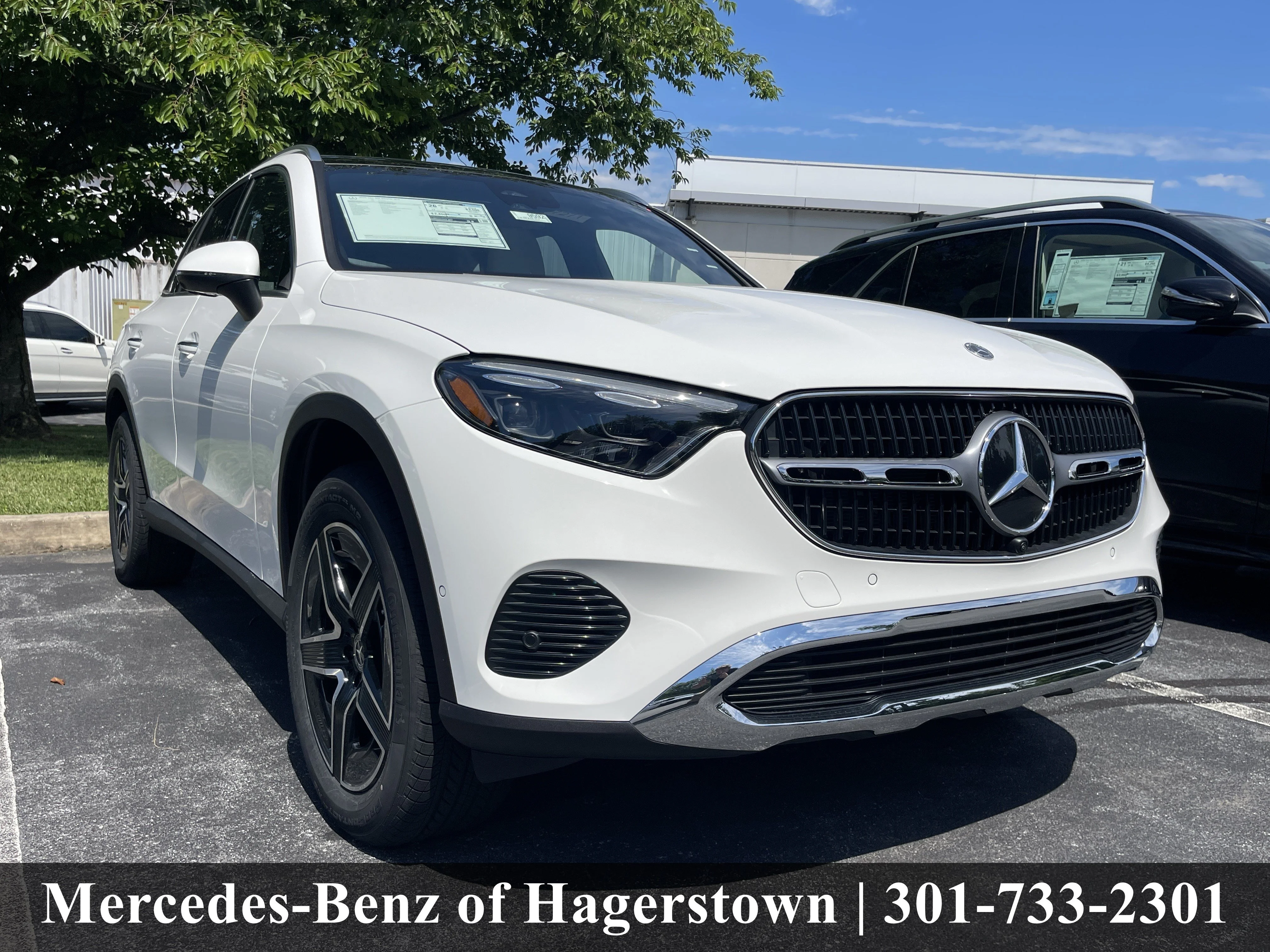 New 2026 Polar White Mercedes-Benz GLC 300 4MATIC® SUV image 1