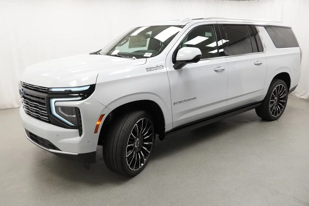 New 2026 Polar White Tricoat Chevrolet High Country image 4