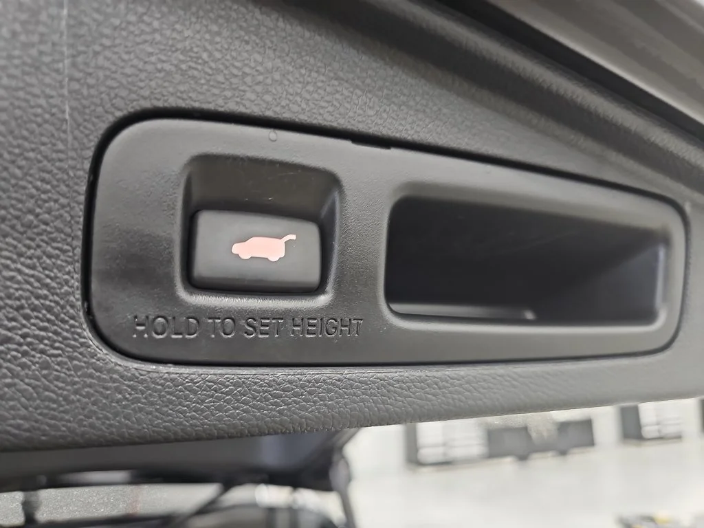 Used 2020  Honda EX-L image 16