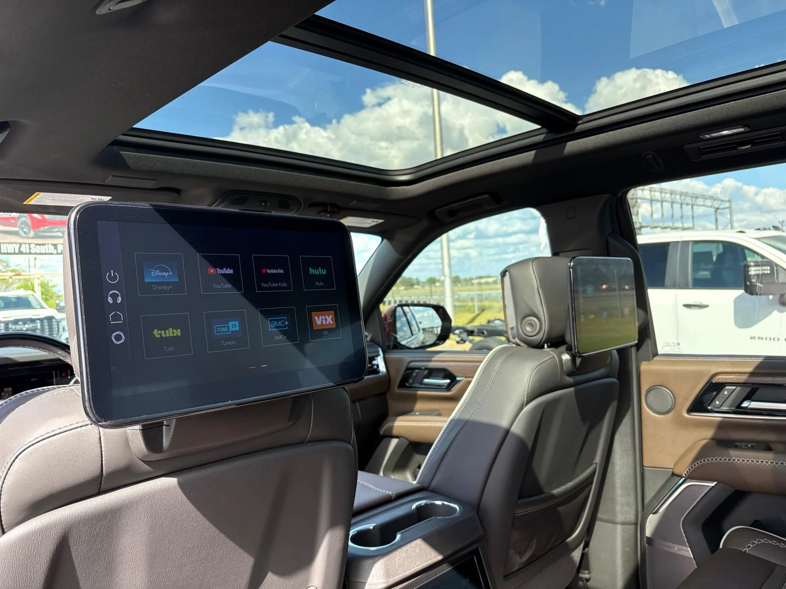 2026 GMC Yukon Denali Ultimate - Photo 35
