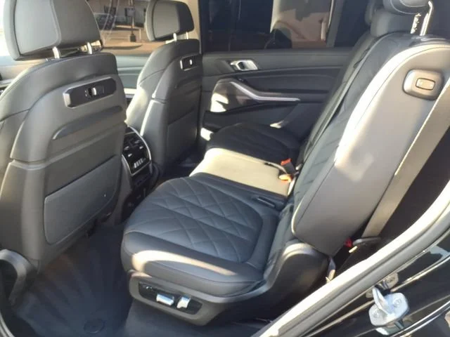 Used 2025 Black BMW xDrive40i image 11