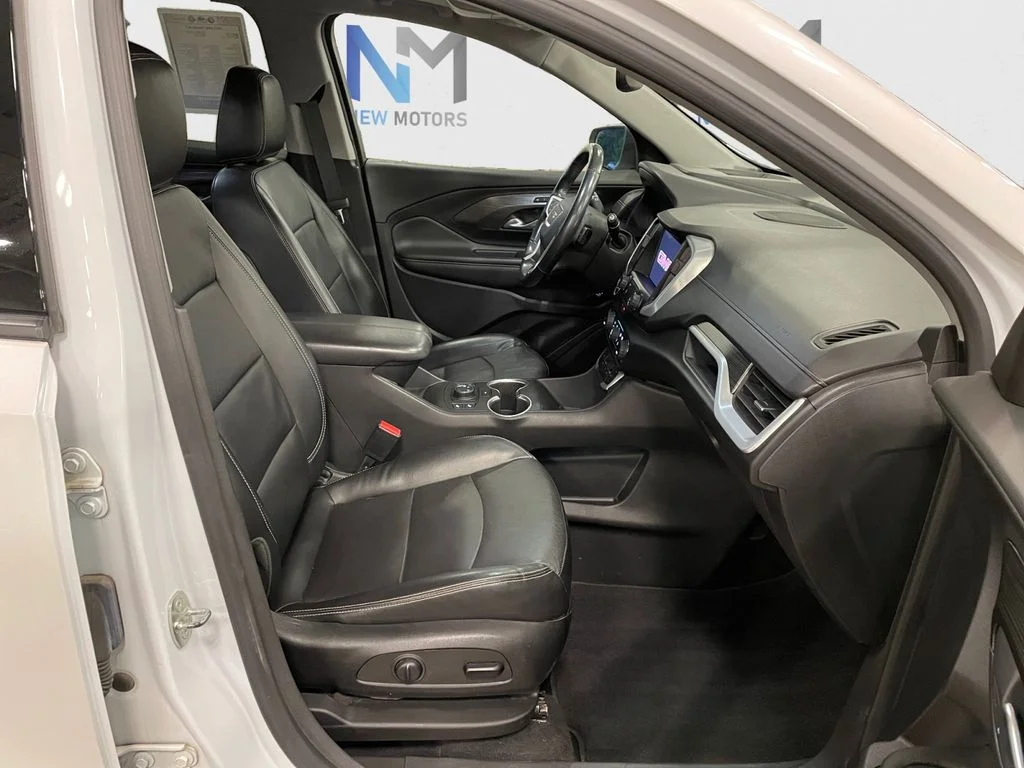 Used 2022 White Frost GMC SLT image 15