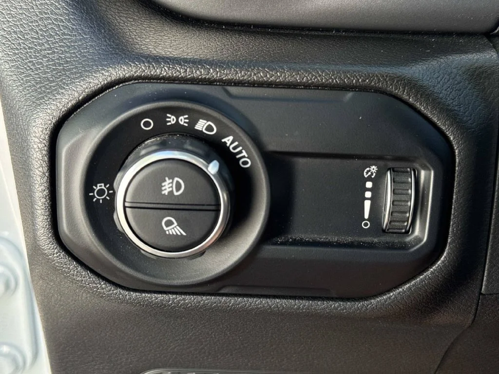 Used 2023 White Jeep Rubicon image 37