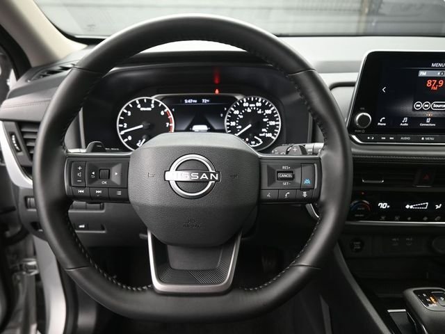 Used 2025 Silver Nissan SV image 32