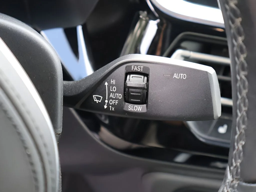 Used 2019 Alpine White BMW sDrive30i image 36