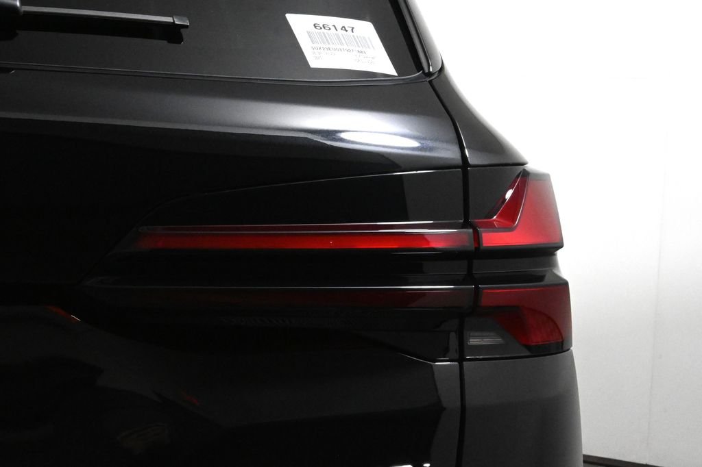 Used 2026 Black BMW xDrive40i image 13