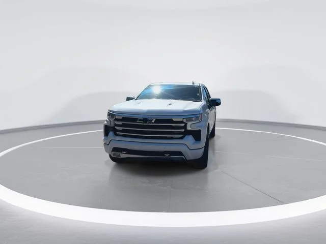 Used 2023 Beige Chevrolet High Country image 4