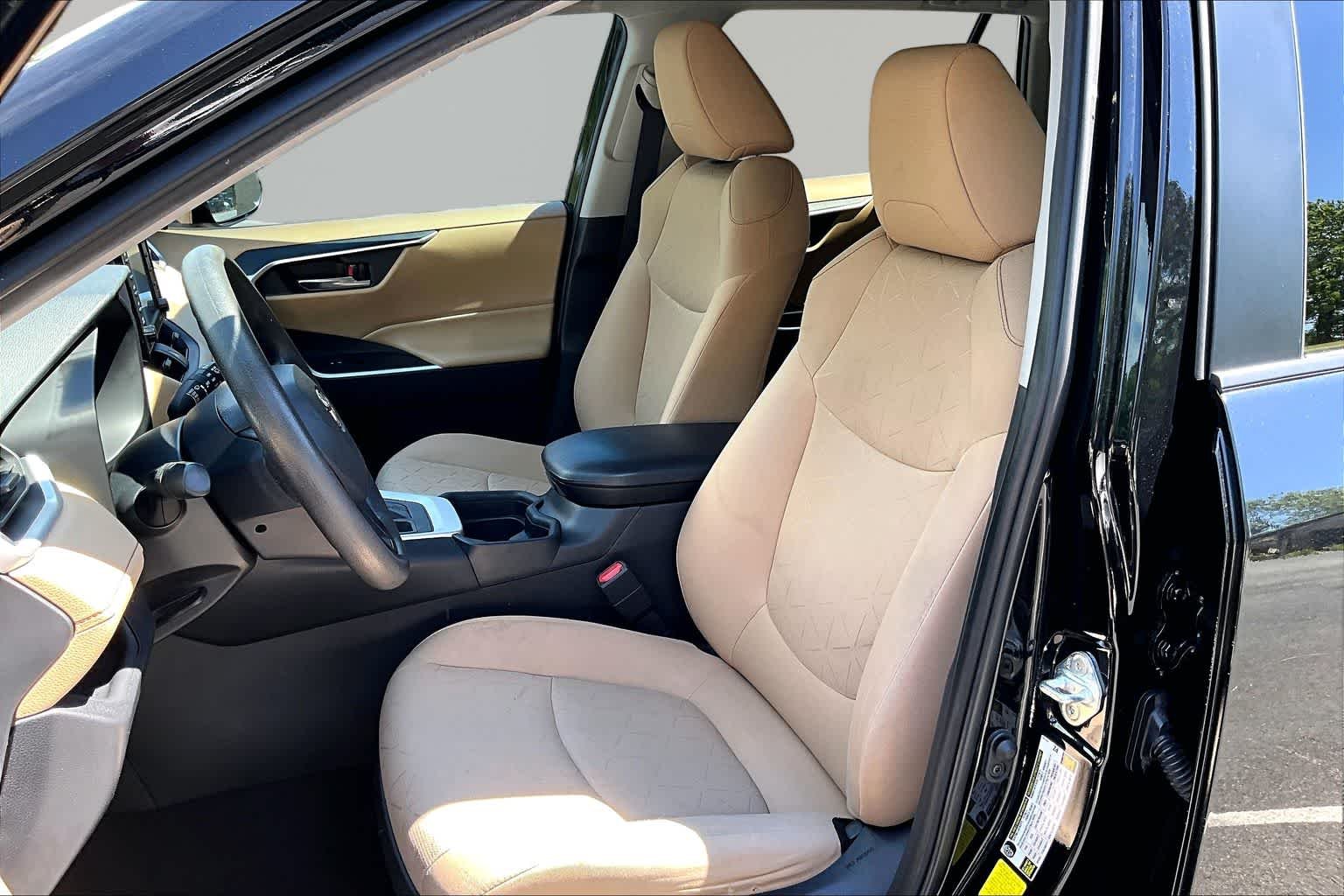 Used 2021 Midnight Black Metallic Toyota XLE image 8