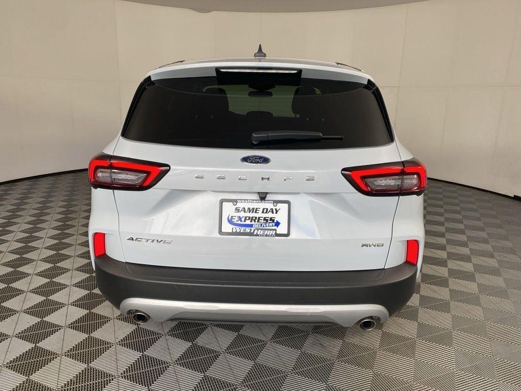 Used 2025 Silver Metallic Ford Active image 9